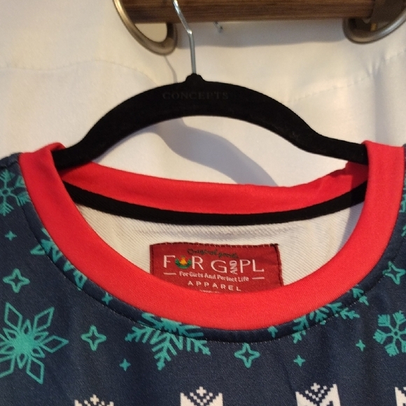 Llama Holiday Sweater - Picture 12 of 14